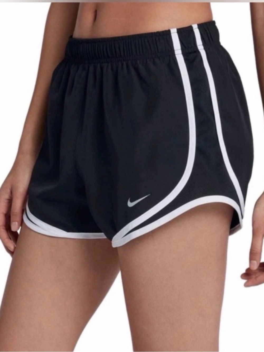 Nike Women's Tempo Dry Core 3"
Black & White Running Shorts
Size Medium